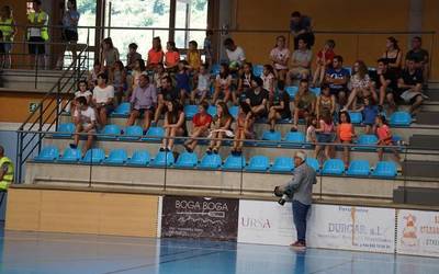 Bidasoa eta Anaitasuna taldeek Karela kiroldegian jokatuko duten partida ikusteko sarrerak salgai daude