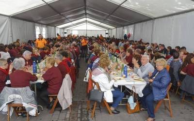 Olagarro Egunerako herriko elkarteei laguntza eskatu die udalak beste urte batez