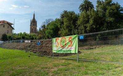 Lantzarte Bizirik: "HAPOk berdegune batzuk ezartzen ditu hemen, baina aparkalekuaren proiektuak horiek zapaltzen ditu"