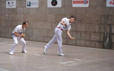 Foru plazako frontoia lepo