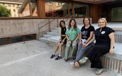 DebaTea elkartekoak "pozik", andramaixei ongietorria egingo dietelako