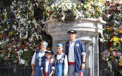 Gaurko loreak, txikienen partetik