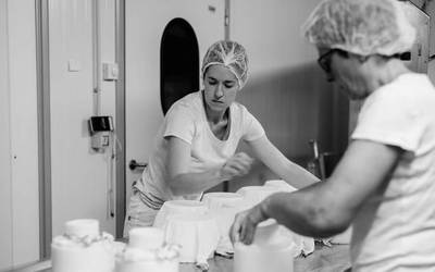 Bertze bide bat hartu duten herritarrak