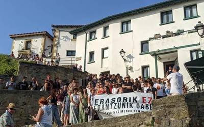 Gizon bat atxilotu dute Algortako Portu Zaharreko jaietan, sexu-erasoa egitea egotzita