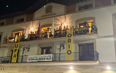 Izarpean ospatu dute Orioko gizonezkoen bi ontzien harrera