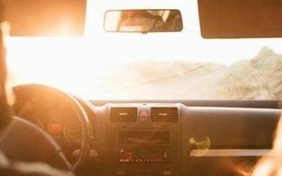 Pello Iturria (farmazialaria): "Medikamentu batzuen albo-ondoriak gidatzeko arriskutsuak izan daitezke"