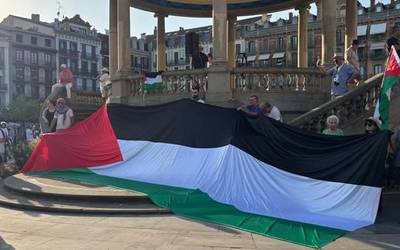 Eduardo Ibero (Yala Nafarroa): "Isiltasunak konplize egiten zaitu, aldiz, kalean egoteak palestinarren ahotsa altxatzea laguntzen du"