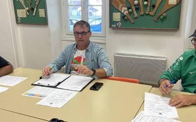 Ezker paretako esku huskako pilota indartu nahi dute Iparraldean denboraldi berrian