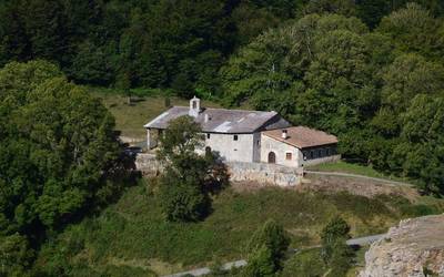 Lautadak Mendialdeari begira