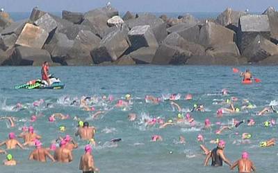 Azkoitiar bat hil da Donostiako Pasealeku Berriko igeriketa zeharkaldian