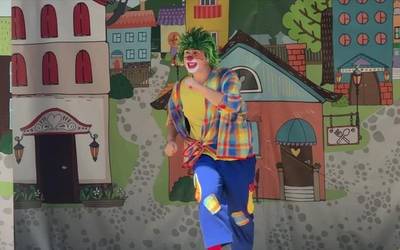 Pontx pailazoak ikuskizuna eskaini du neska-mutikoendako