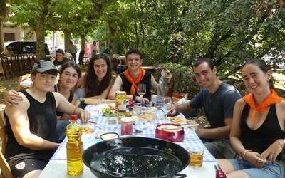 [ARGAZKI GALERIA] Mozorroak, paellak, dantzak eta musika Mañariko jaietako azken egunean