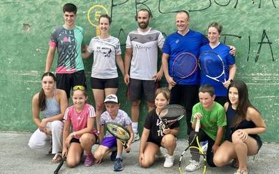 [ARGAZKIAK] Aresoko Frontenis Txapelketa mistoak baditu irabazleak