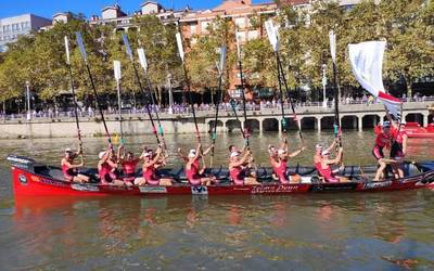 Estropada ikusgarria eginda, Zumaiak eskuratu du XLVII. Villa de Bilbao Ikurrina
