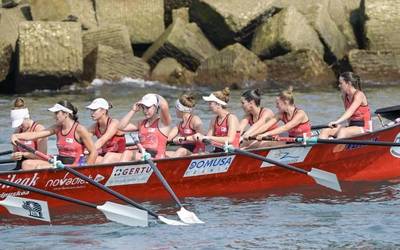 Emakumeen traineruak postua errepikatu du Getarian, eta gizonezkoek seigarren egin dute Castron
