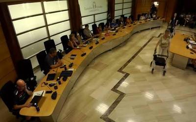 Laudioko anbulatorioa nagusientzako zentro integrala bilakatzea mahairatu dute udalbatzan