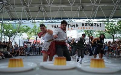 Flan-xurga lehiaketak gatza eta piperra jarri dizkio Berakatz Eguneko arratsaldeari