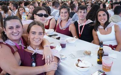 Jendetza batu da kuadrillen herri bazkarian