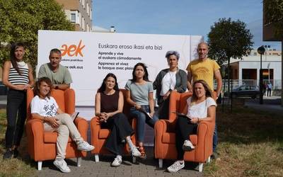 Euskara ikastea "doakoa eta irisgarria" izan behar dela aldarrikatu du AEK-k