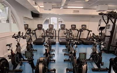 Astelehenean irekiko ditu ateak Karela kiroldegiak, zerbitzu eraberrituarekin