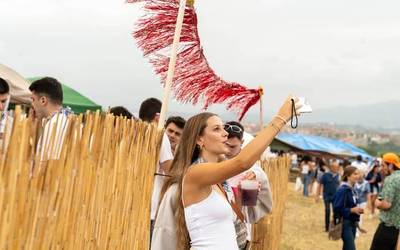 Udako argazkiak sare-sozialetan: bai ala ez?