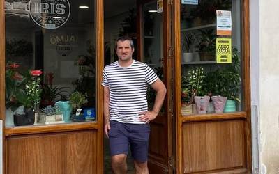 Loreez eta futbolaz solasean