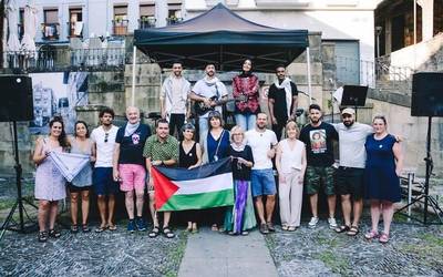 Kazuela jotzea deitu dute barikurako instituzioei eskatzeko Israelekin hausteko