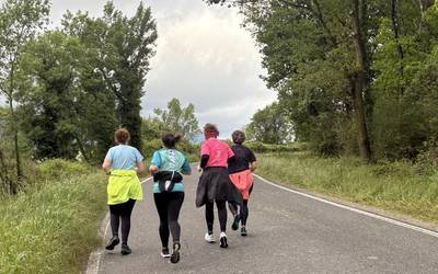 Sakandarrak Emakumeendako Sakanako Atletismo Eskolara animatu dituzte