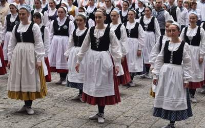 Laudion egingo da Euskal Herriko Dantzari Eguna, urriaren 4an