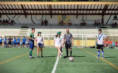 Lagunarteko partida omenaldi hunkigarria bilakatu du Atxulaurrek jaietan