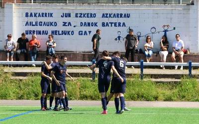 Nahi baino baja gehiago eta fitxaketa gutxiago, baina gogotsu daude liga hasteko