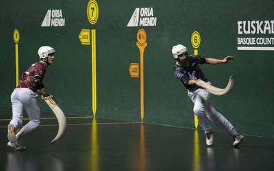 Aritz Juanenea saldiastarra eta Ansa II.a buruz buruko txapelketako finalerdiaren bila ariko dira larunbatean