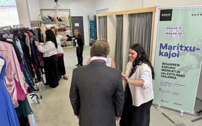 Maritxu Kajoi egunerako, bigarren eskuko arropari bizitza ematen
