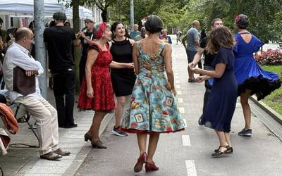 Erritmoz beteriko Merkemerkaua egin dute Arrasaten