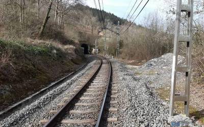 Ordezko garraio zerbitzua jarriko dute bihartik aurrera, Zarautz eta Orio arteko tren zerbitzua eteteagatik