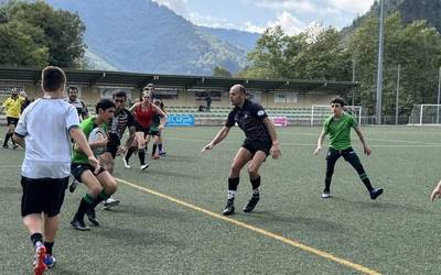 Errugbi giro ederra beteranoen eta gazteen artean