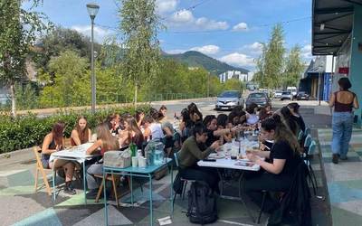 Hausnarketa eta ahizpatasuna landu zituzten Arabako Gazte Feministon Topaketetan