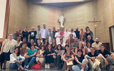 Mesedeetako ikastetxeko ikasle ohiak, haien ikastetxe izandakoan