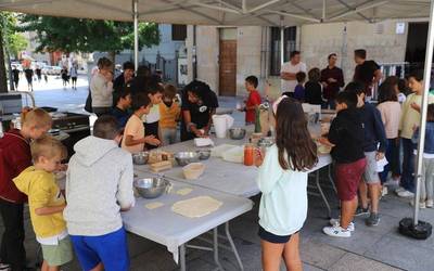 Pizza tailerra egingo dute bertako produktuen azokan