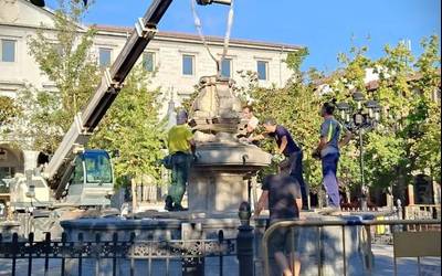 Foru plazako piloia konpontzeari ekin diote