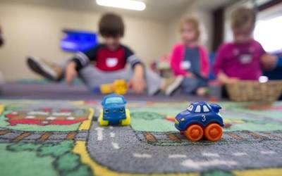 Haurtzaindegiko gastuei aurre egiteko dirulaguntzak prest Durangon