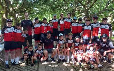 Eman daiteke izena Peña Elorza txirrindulari taldean