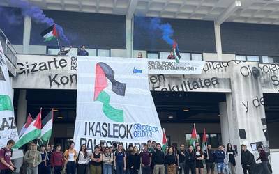 Ikasleek Palestinagaz bat egin dute Ikamak deitutako elkarretaratzeetan