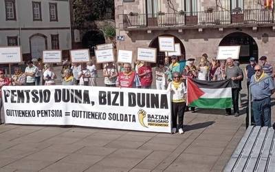 Mobilizatzeko beharra azpimarratuz hasi dute ikasturtea Baztan-Bidasoko pentsiodunek