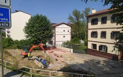 Ur sarea berritzeko lanak martxa onean