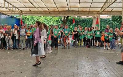 [ARGAZKIAK] Palestinaren aldeko elkartasun martxari harrera beroa egin diote Malerrekan