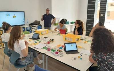 Robotika tailerra legoekin hasiko dute larunbatean Elizondon