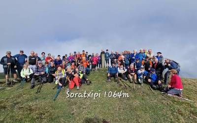 [BIDEOA] Basaburu Ttikiko mendietan ibili dira Arkupeak elkarteko mendizaleak