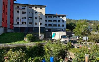 Sei elektrosorgailu autonomoren bidez dabiltza bermatzen elektrizitate-hornidura Antzuolan