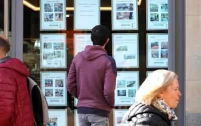 5.000 etxebizitza huts baino gehiagori zergak igo dizkie Gasteizko Udalak